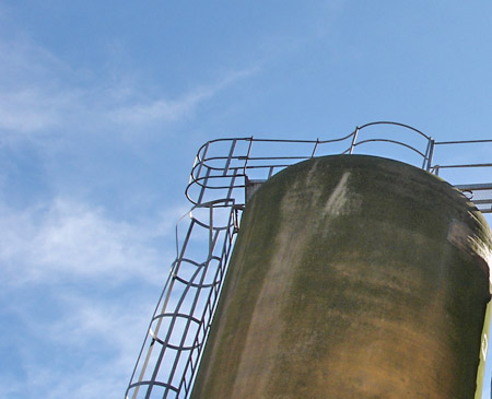 Worst thing was actually to climb the freaking silo. The safely holders on the ladder was bent the last 2m which made it a daunting task to climb when you aren't that big on heights in the first place.